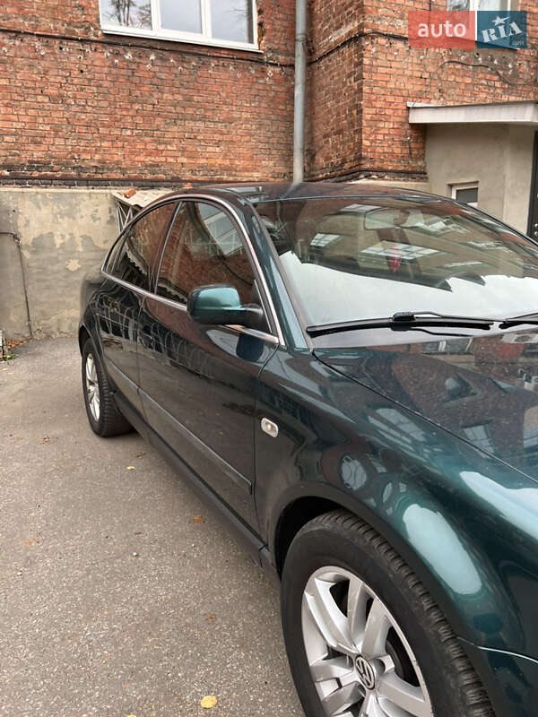 Седан Volkswagen Passat 2001 в Харкові