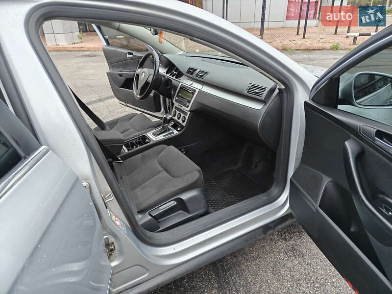 Універсал Volkswagen Passat 2008 в Харкові