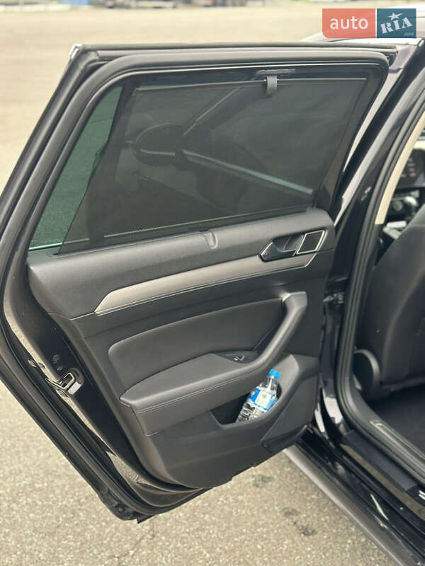 Универсал Volkswagen Passat 2016 в Софиевской Борщаговке фото 24 Универсал Volkswagen Passat 2016 в Софиевской Борщаговке