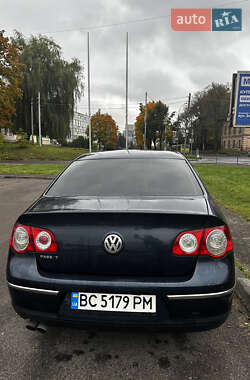 Седан Volkswagen Passat 2005 в  фото 5 Седан Volkswagen Passat 2005 в