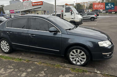 Седан Volkswagen Passat 2005 в  фото 8 Седан Volkswagen Passat 2005 в