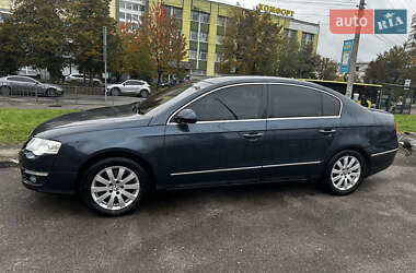 Седан Volkswagen Passat 2005 в  фото 11 Седан Volkswagen Passat 2005 в