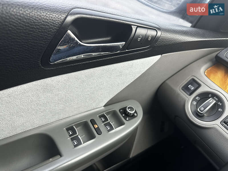 Седан Volkswagen Passat 2005 в Львові фото 24 Седан Volkswagen Passat 2005 в Львові