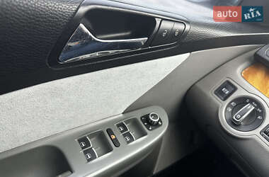 Седан Volkswagen Passat 2005 в  фото 24 Седан Volkswagen Passat 2005 в
