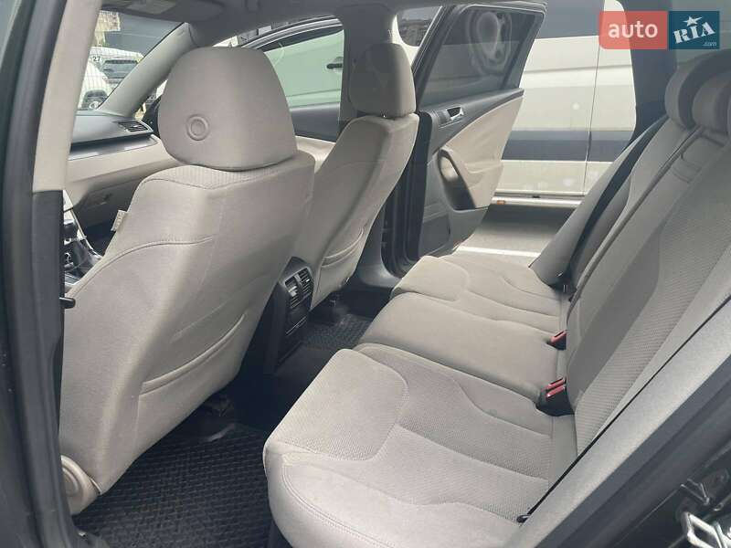 Универсал Volkswagen Passat 2006 в Киеве