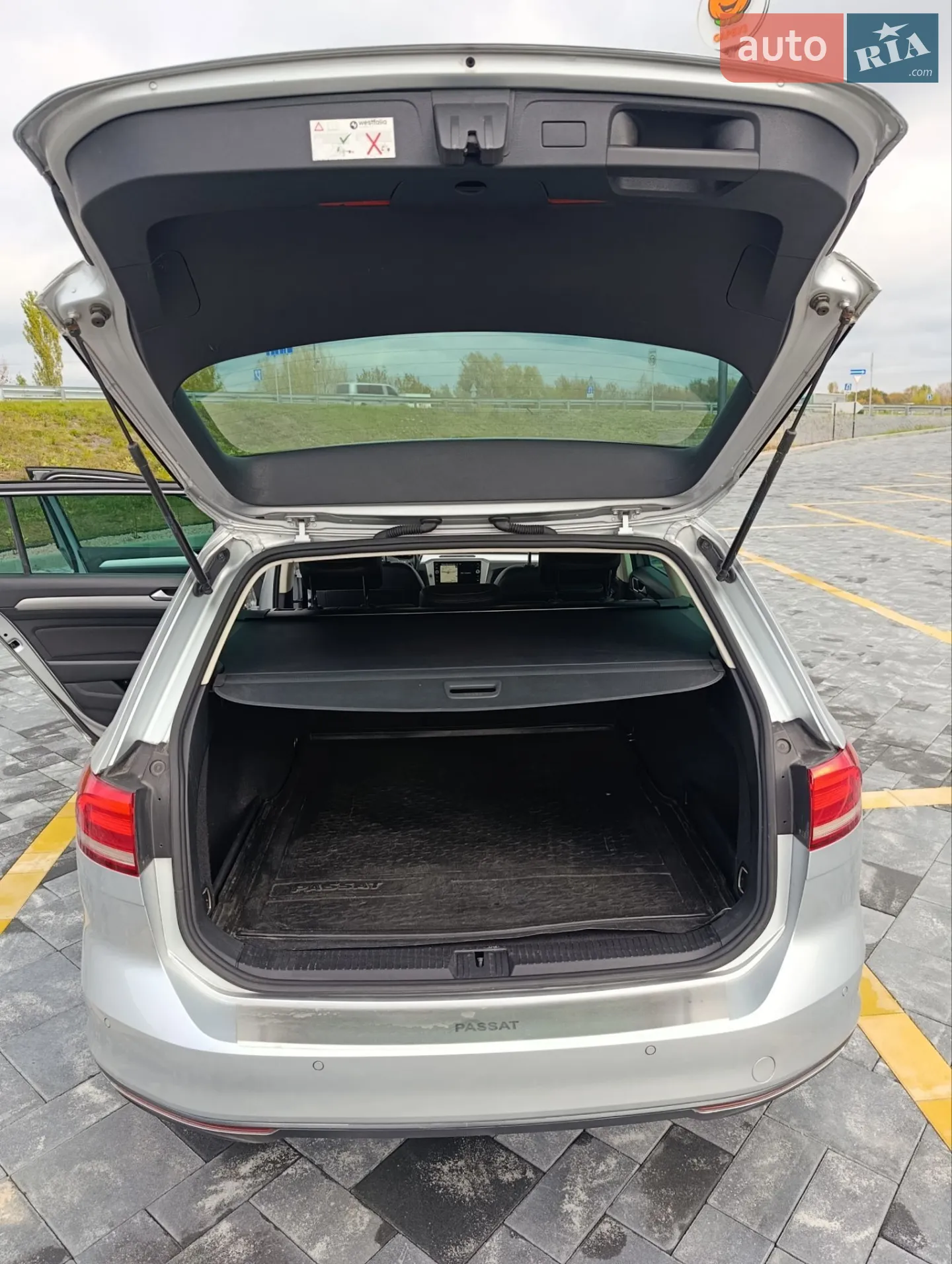 2019 Volkswagen Passat - мініатюра 19