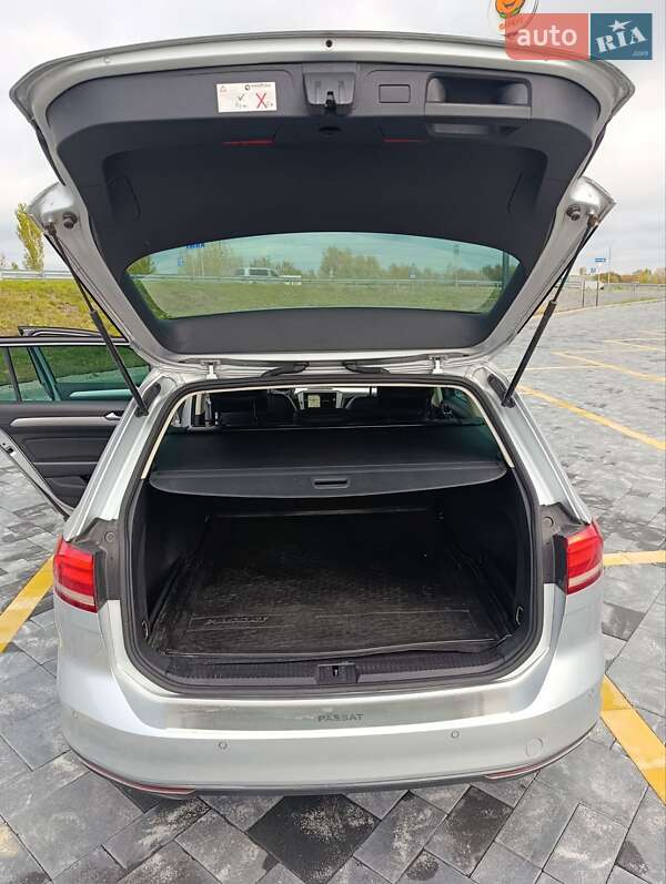 Універсал Volkswagen Passat 2019 в Звягелі фото 19 Універсал Volkswagen Passat 2019 в Звягелі