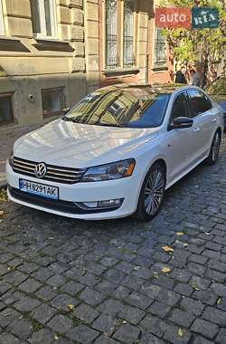 Седан Volkswagen Passat 2014 в Черновцах