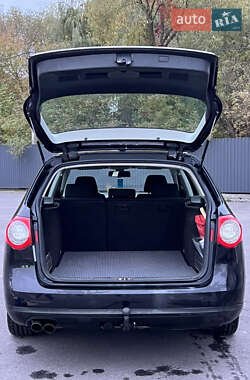 Универсал Volkswagen Passat 2010 в 