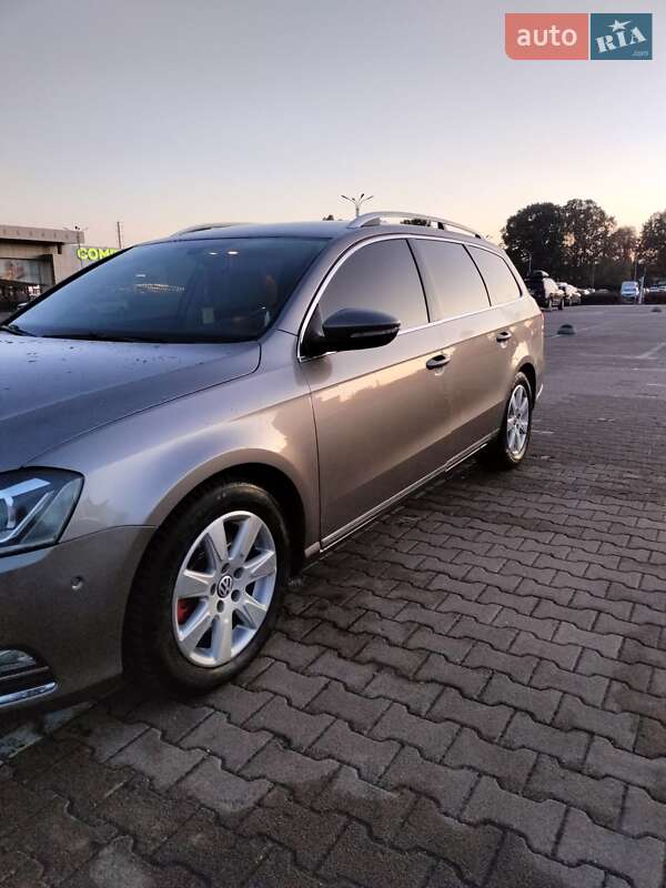 Универсал Volkswagen Passat 2011 в Житомире