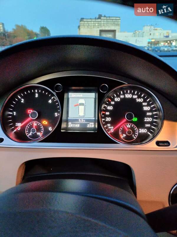 Универсал Volkswagen Passat 2011 в Житомире