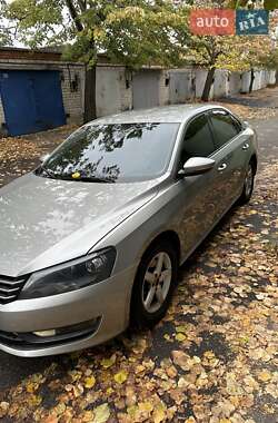 Седан Volkswagen Passat 2012 в Дніпрі