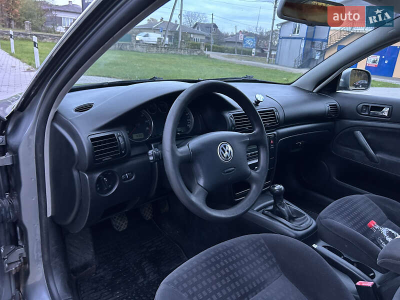 Седан Volkswagen Passat 2002 в Долині