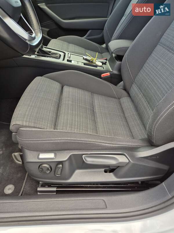 Универсал Volkswagen Passat 2020 в Бережанах