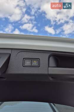 Універсал Volkswagen Passat 2020 в  фото 42 Універсал Volkswagen Passat 2020 в