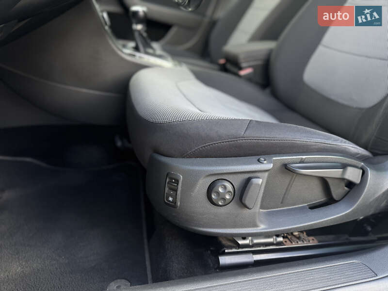 Универсал Volkswagen Passat 2011 в Луцке фото 21 Универсал Volkswagen Passat 2011 в Луцке