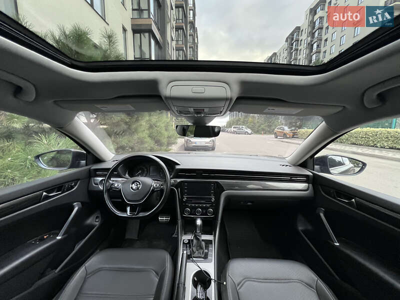 Седан Volkswagen Passat 2020 в Киеве
