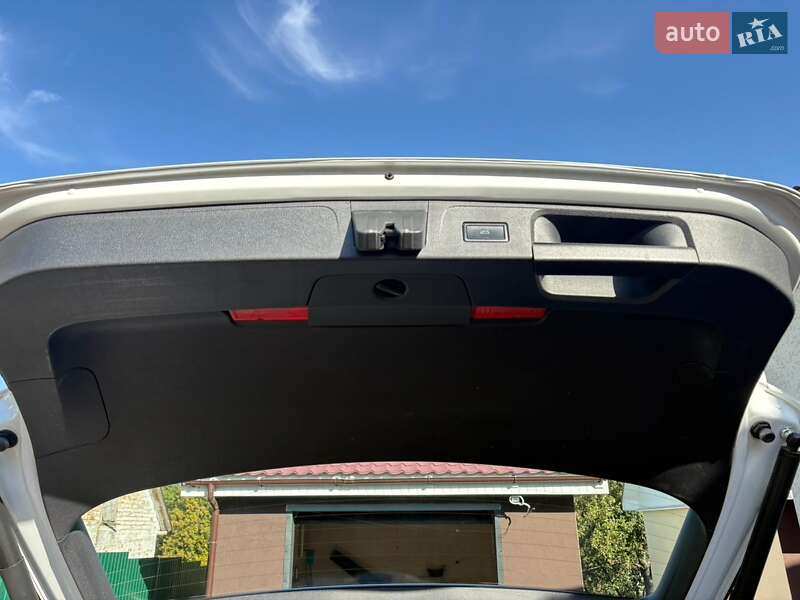 Універсал Volkswagen Passat 2020 в Прилуках