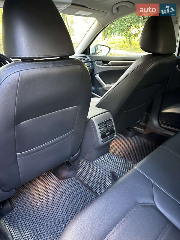 Седан Volkswagen Passat 2016 в Киеве