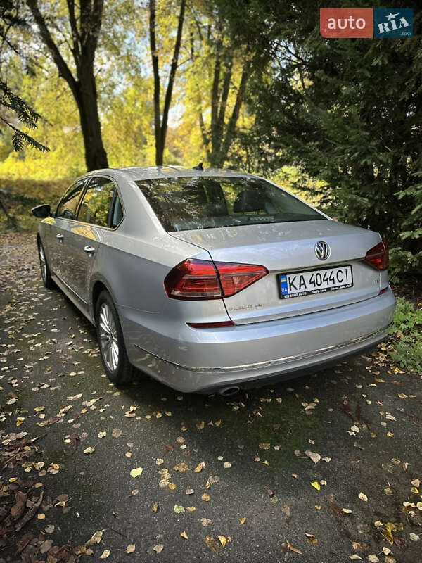 Седан Volkswagen Passat 2016 в Киеве