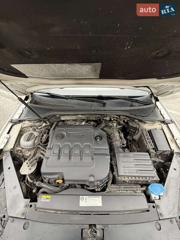 Универсал Volkswagen Passat 2017 в Киеве фото 18 Универсал Volkswagen Passat 2017 в Киеве