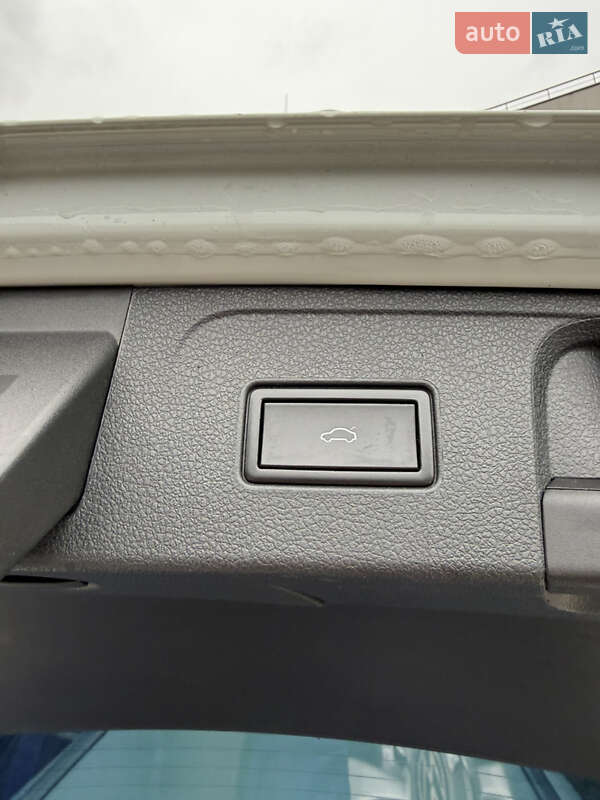 Универсал Volkswagen Passat 2017 в Киеве фото 23 Универсал Volkswagen Passat 2017 в Киеве