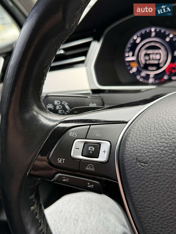 Универсал Volkswagen Passat 2017 в Киеве фото 39 Универсал Volkswagen Passat 2017 в Киеве