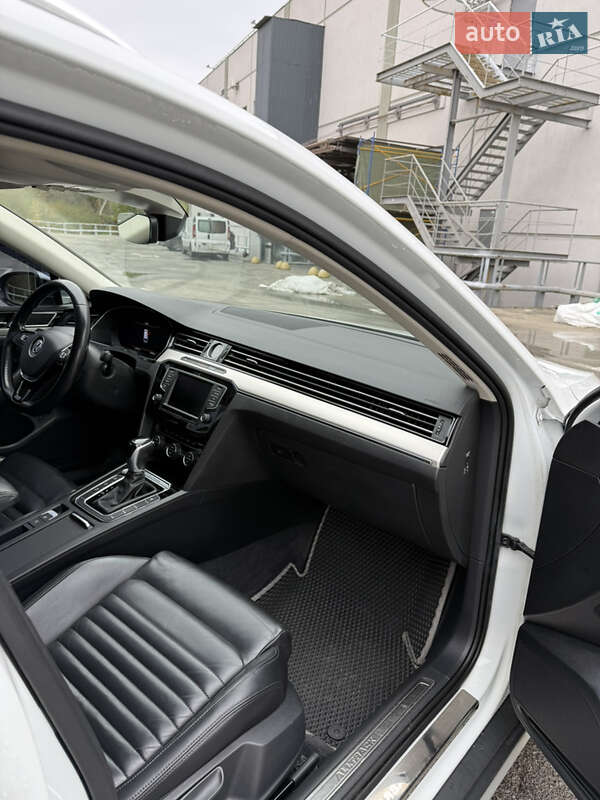 Универсал Volkswagen Passat 2017 в Киеве фото 44 Универсал Volkswagen Passat 2017 в Киеве