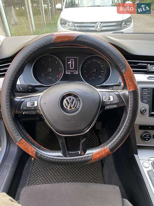 Универсал Volkswagen Passat 2015 в Киеве фото 10 Универсал Volkswagen Passat 2015 в Киеве
