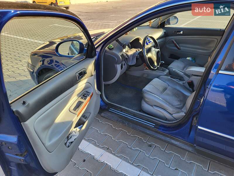 Седан Volkswagen Passat 2003 в Тернополе