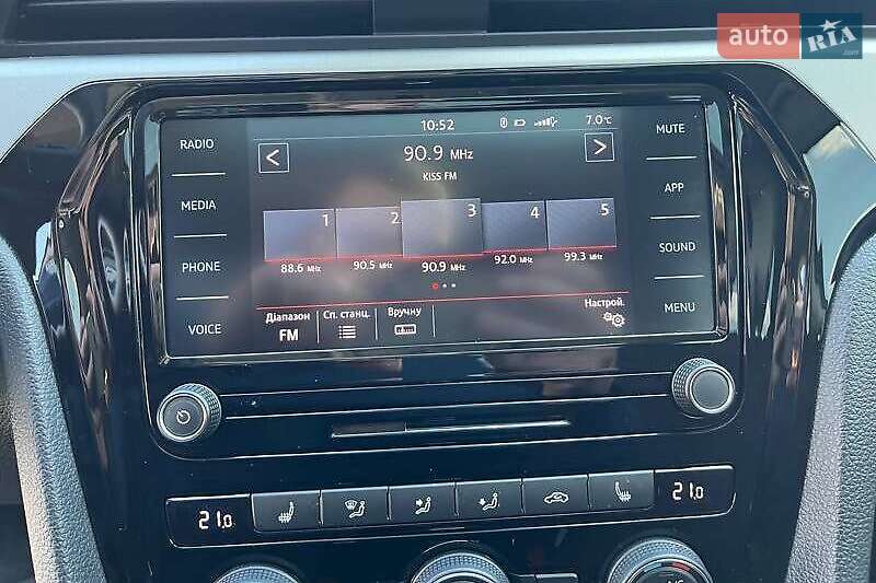 Седан Volkswagen Passat 2021 в Львове