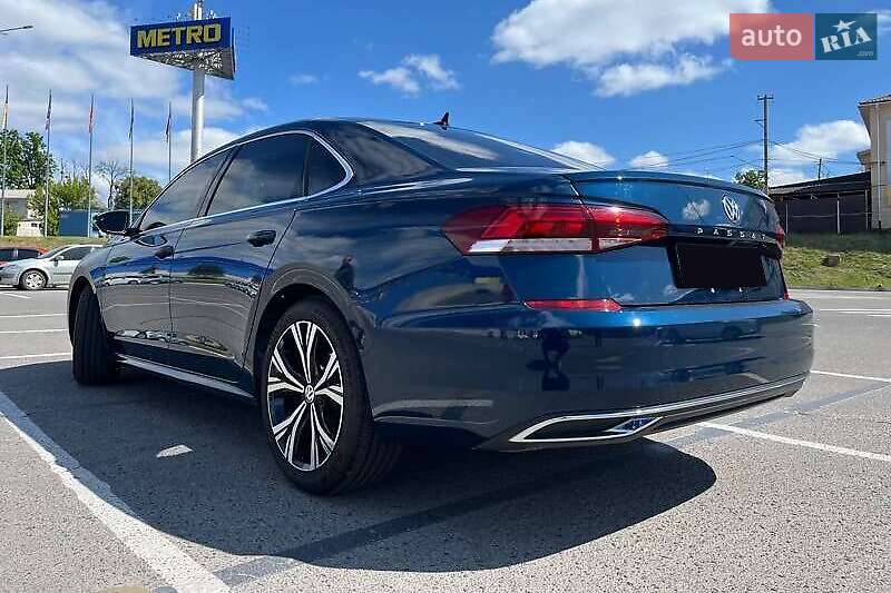 Седан Volkswagen Passat 2021 в Львове