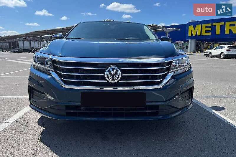 Седан Volkswagen Passat 2021 в Львове