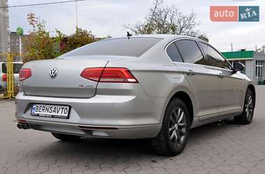 Седан Volkswagen Passat 2015 в 