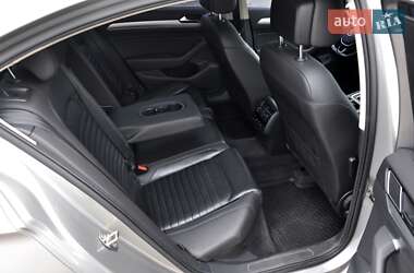 Седан Volkswagen Passat 2015 в 