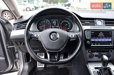 Седан Volkswagen Passat 2015 в 