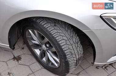 Седан Volkswagen Passat 2015 в 