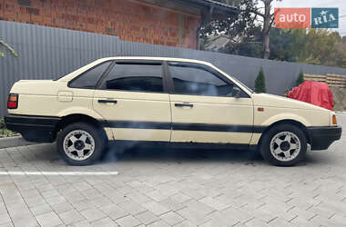 Седан Volkswagen Passat 1991 в Ужгороде