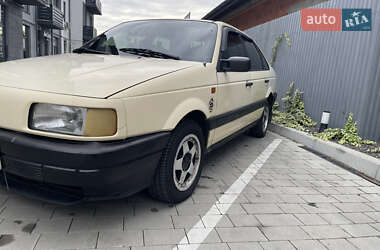 Седан Volkswagen Passat 1991 в Ужгороде
