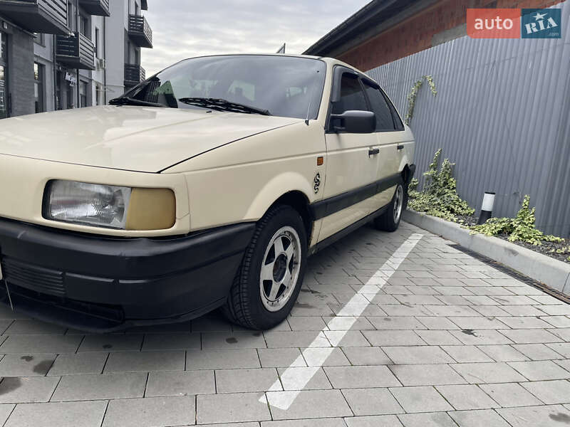 Седан Volkswagen Passat 1991 в Ужгороде фото 5 Седан Volkswagen Passat 1991 в Ужгороде