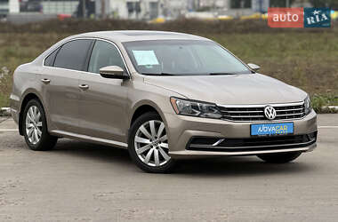 Седан Volkswagen Passat 2015 в Киеве