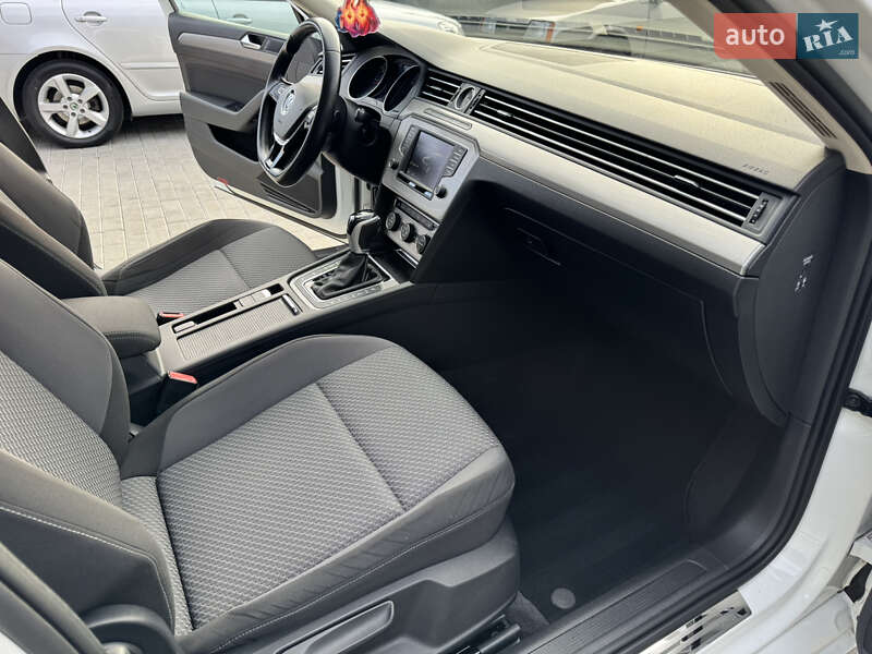Універсал Volkswagen Passat 2015 в Мукачевому фото 35 Універсал Volkswagen Passat 2015 в Мукачевому