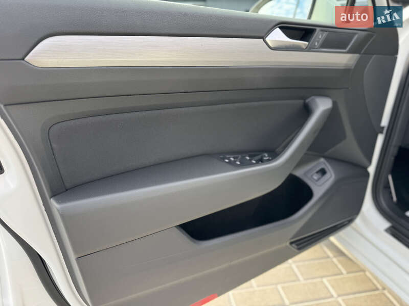 Універсал Volkswagen Passat 2015 в Мукачевому фото 41 Універсал Volkswagen Passat 2015 в Мукачевому