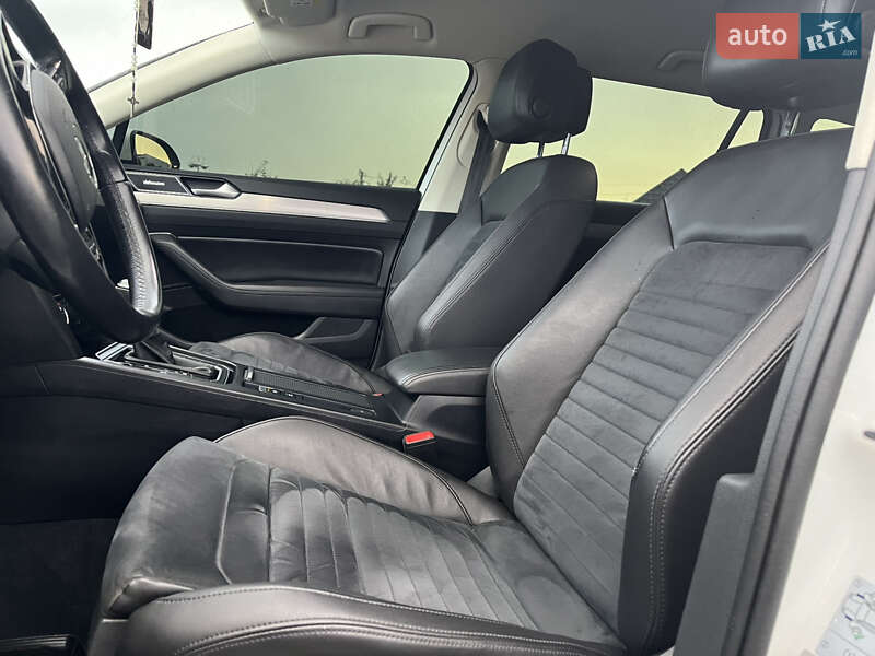 Універсал Volkswagen Passat 2018 в Львові фото 51 Універсал Volkswagen Passat 2018 в Львові