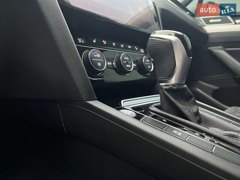 Універсал Volkswagen Passat 2018 в Львові фото 58 Універсал Volkswagen Passat 2018 в Львові