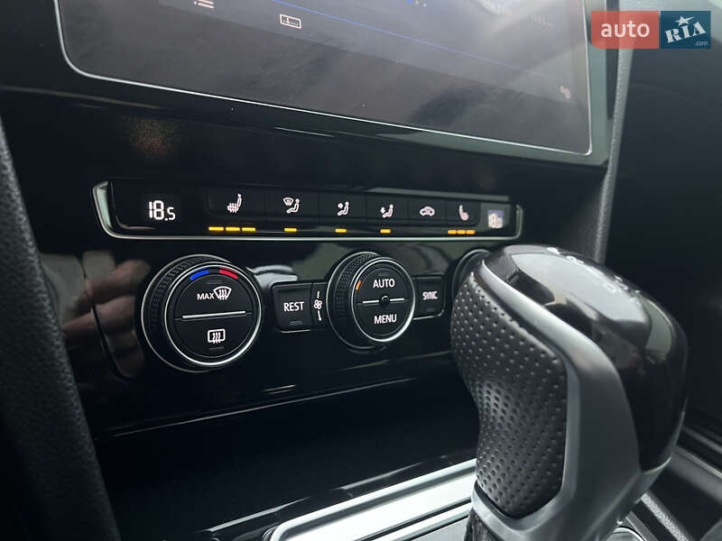 Універсал Volkswagen Passat 2018 в Львові фото 71 Універсал Volkswagen Passat 2018 в Львові
