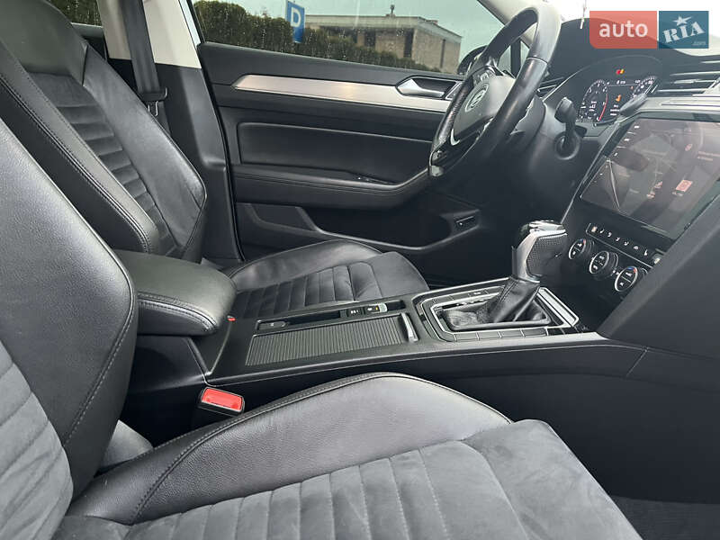 Універсал Volkswagen Passat 2018 в Львові фото 91 Універсал Volkswagen Passat 2018 в Львові