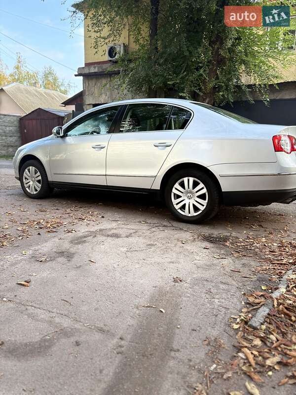 Седан Volkswagen Passat 2008 в Киеве