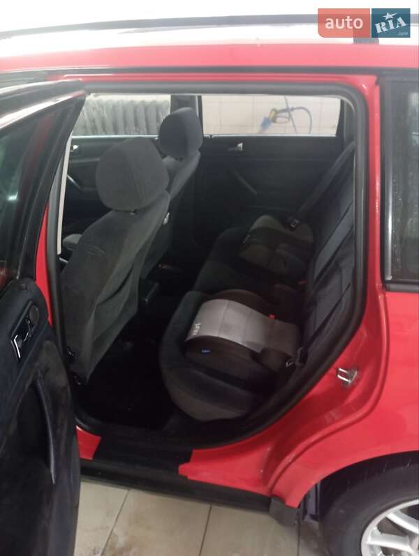 Универсал Volkswagen Passat 2000 в Львове