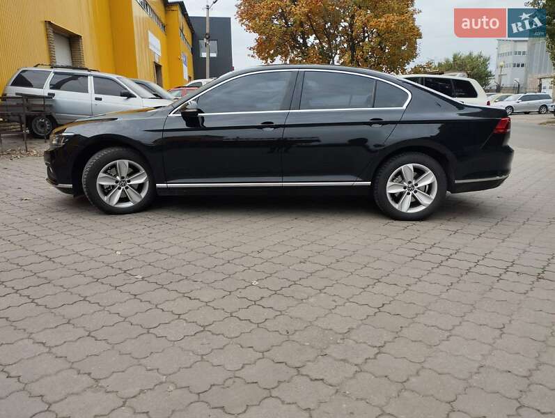Седан Volkswagen Passat 2021 в Черкассах